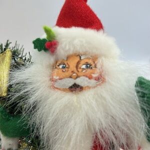 Annalee Santa Claus Holiday Figurine with Wreath